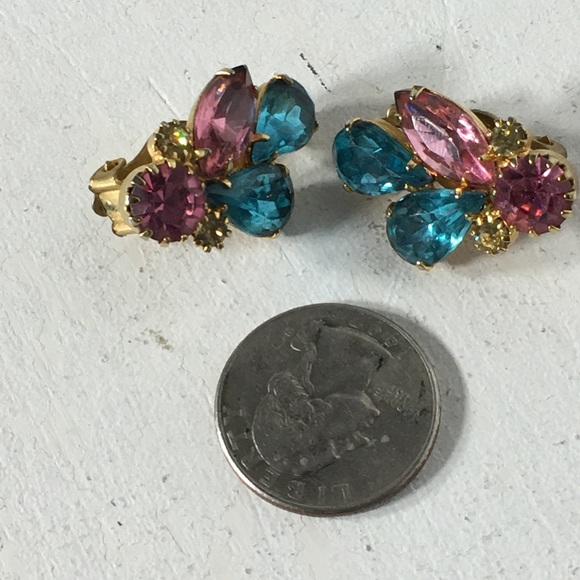 Vintage Rhinestone Gold Tone Earrings - Picture 4 of 8